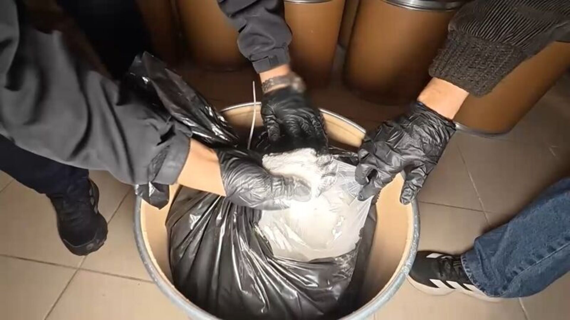 Bulaşık makinesinde uyuşturucu saklamışlar