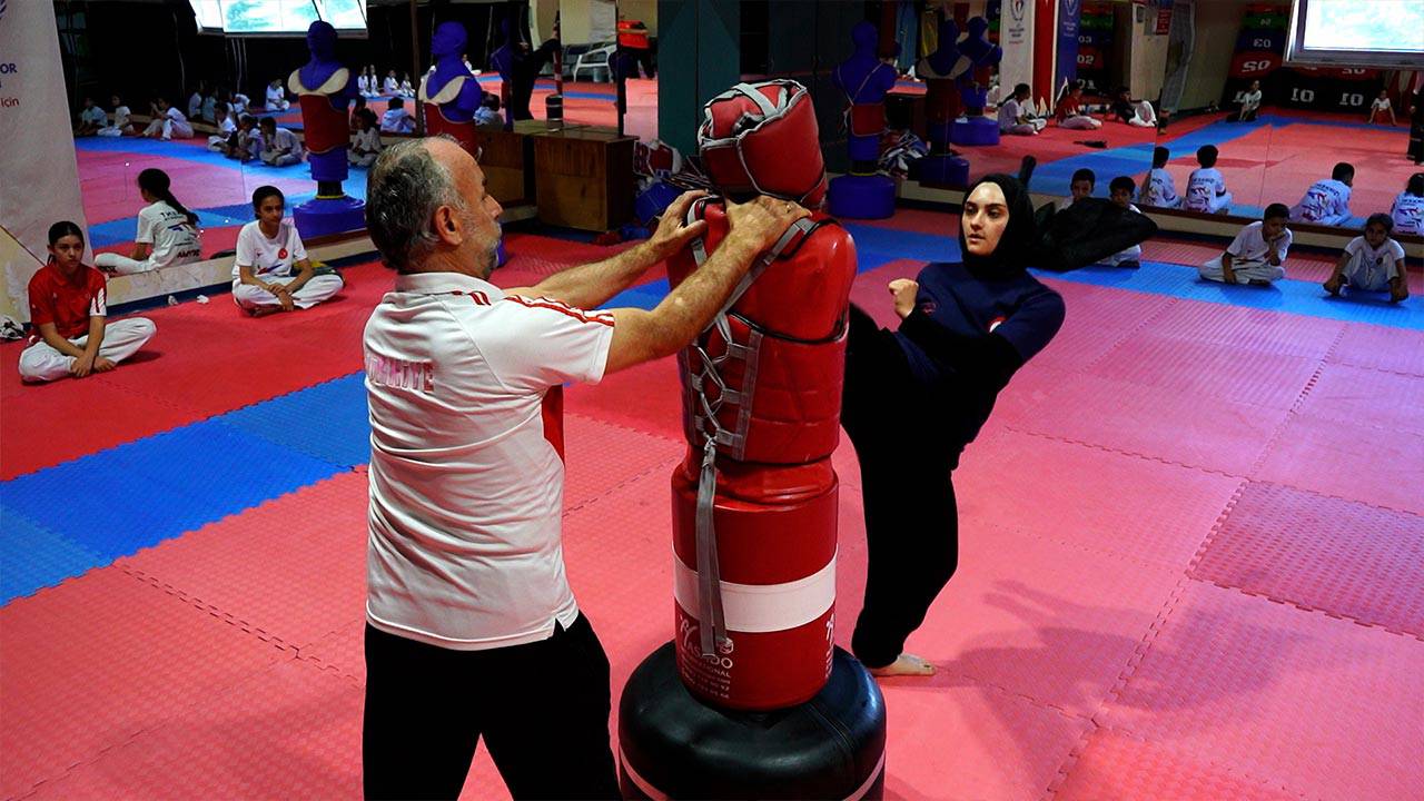 Kübra Dağlı’dan etkilenerek başladı, şimdi Dünya Şampiyonası’na hazırlanıyor