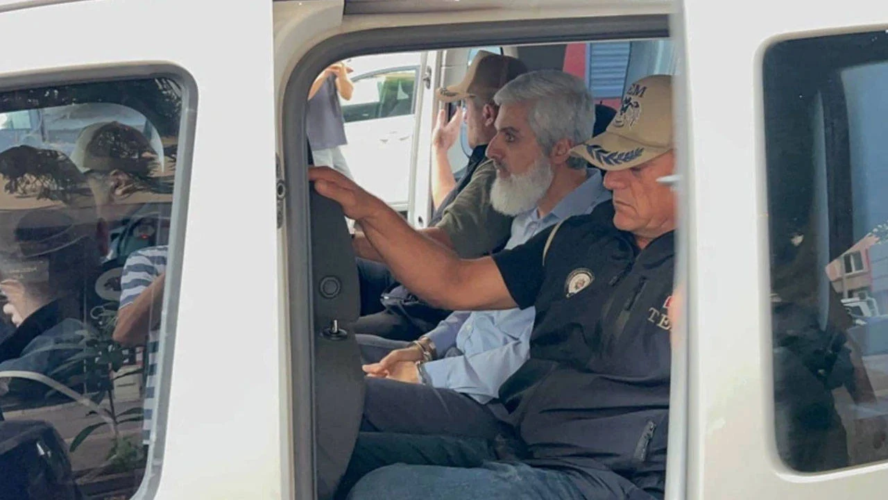 Furkan Vakfı'na operasyon: Alparslan Kuytul ve eşi dahil çok sayıda kişi gözaltına alındı
