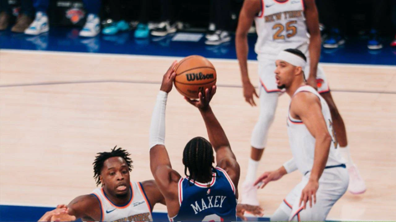 NBA'de sezon başladı: Philadelphia 76ers, son şampiyonu devirdi