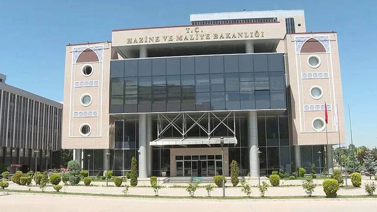 Darphane, TCG Anadolu için hatıra parası bastı: Satış fiyatı belli oldu