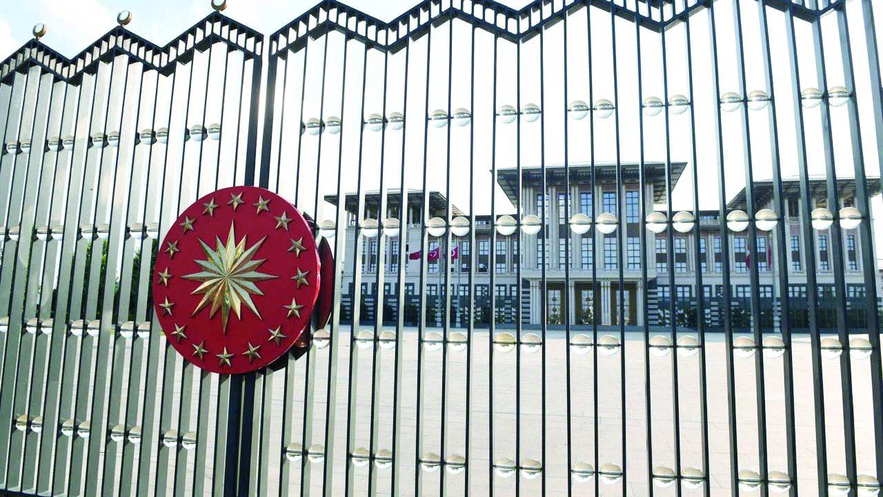 Saray, Diyanet, İletişim Başkanlığı: Milyarları yediler