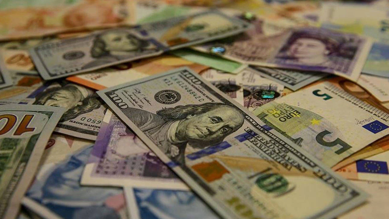 Dolar ve euro haftaya nasıl başladı?