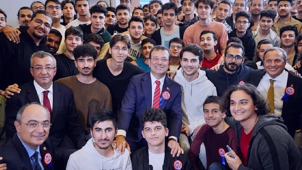 İmamoğlu duyurdu: İBB'den öğrenciler için 9 milyarlık destek paketi