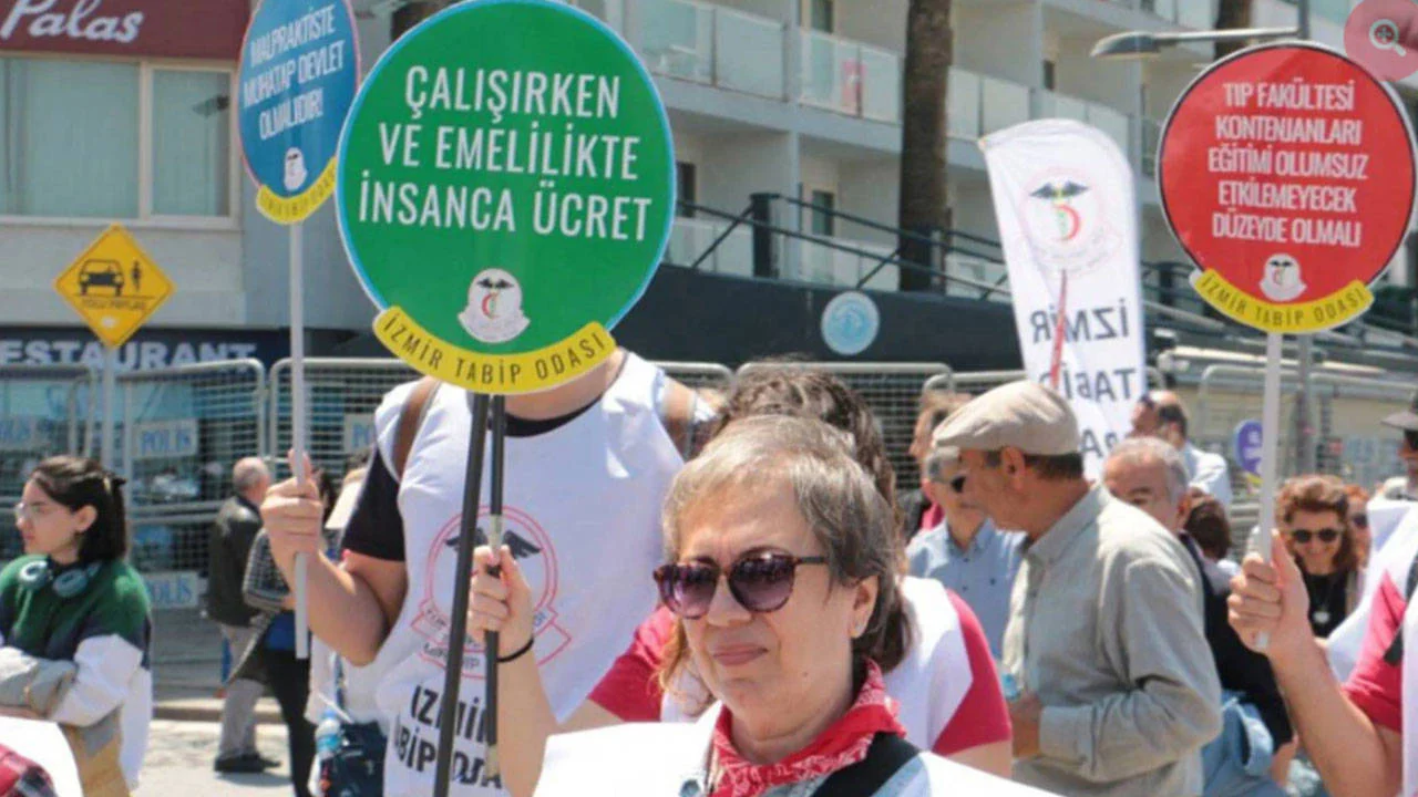 Emekli hekimin yoksulluğu bir emek tasfiyesi öyküsü mü?