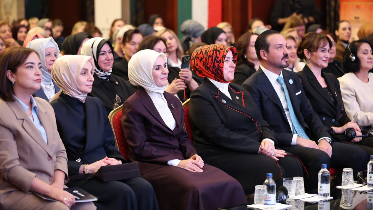 AKP'li Kürşad Zorlu, "Siyasette Kadın Olmak" söyleşisinde konuştu