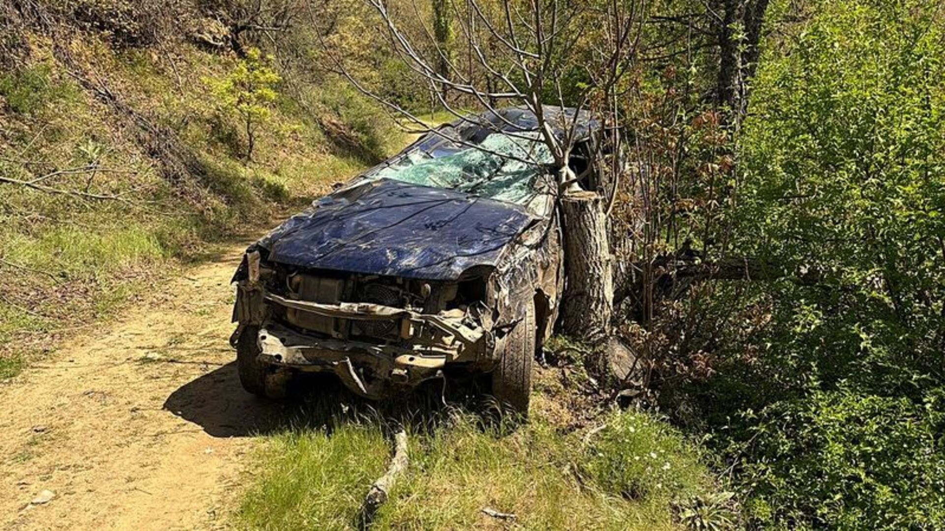 Kamyonet şarampole devrildi: 7 yaralı