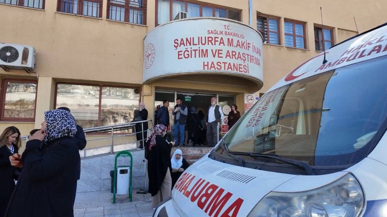 Velinin okula götürdüğü yemekten zehirlenme şüphesi: 12 öğrenci hastaneye kaldırıldı