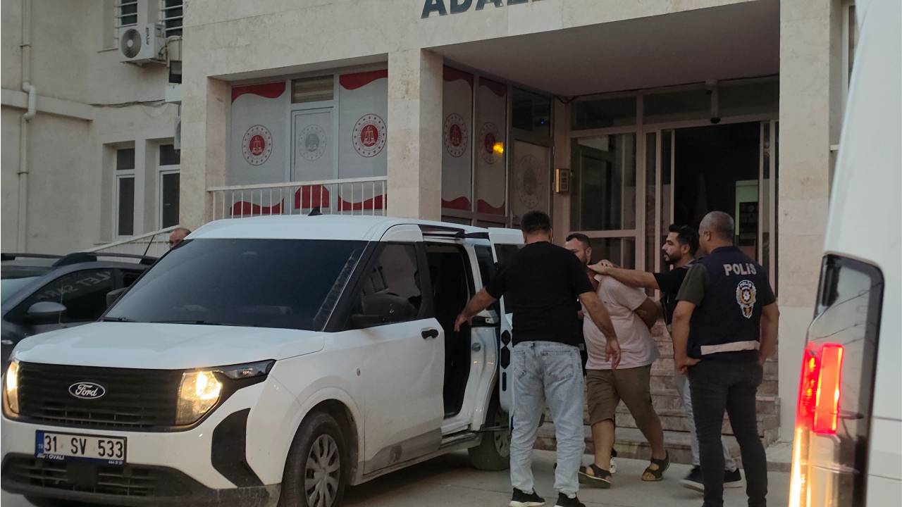 Hatay'da 16 yaşındaki çocuğu silahla alıkoyan 2 kişi tutuklandı