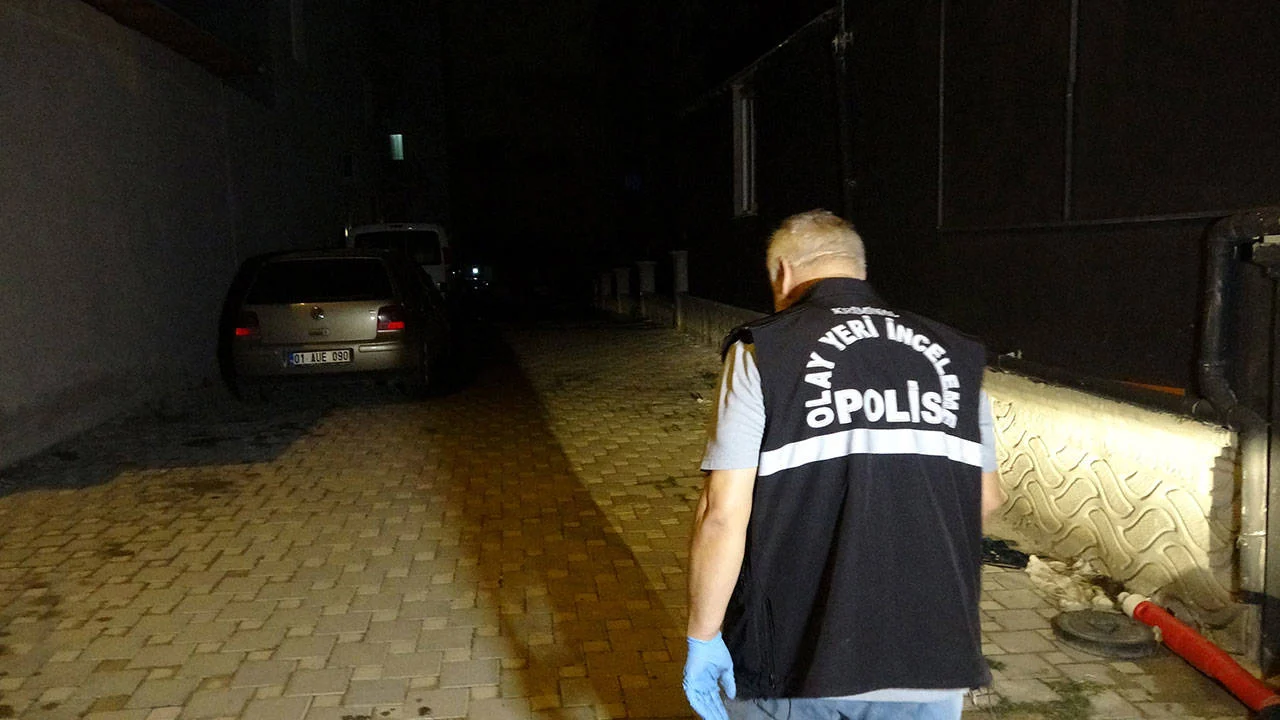 Adana’da 3’üncü kattan düştüğü iddia edilen kişi yaşamını yitirdi: 2 gözaltı