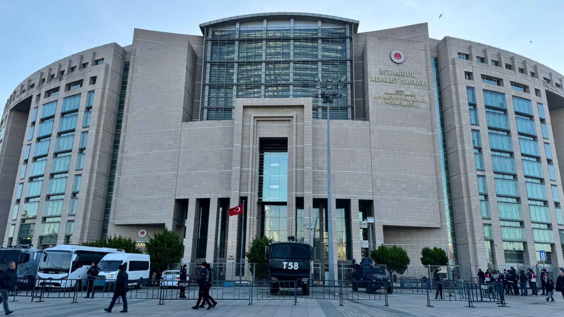 20 şüpheli adliyeye sevk edildi