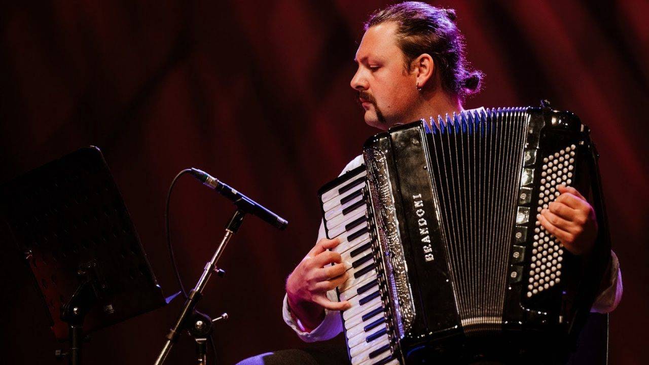 Akordeoncu ve besteci Mikail Yakut'un ilk solo EP’si Kinto’s Dance yayında