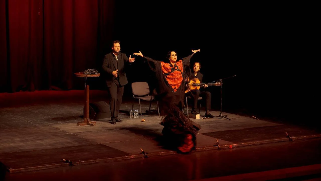 Endülüs’ün yıl sonu coşkusu İstanbul’da: Zambomba Flamenca