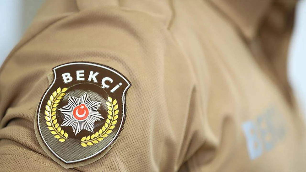 Avcılar'da okul önünde trafik kavgası: Bekçi, bir veliyi ayağından vurdu