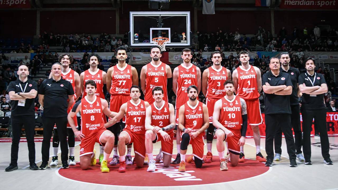 12 Dev Adam zirvedeki yerini korudu