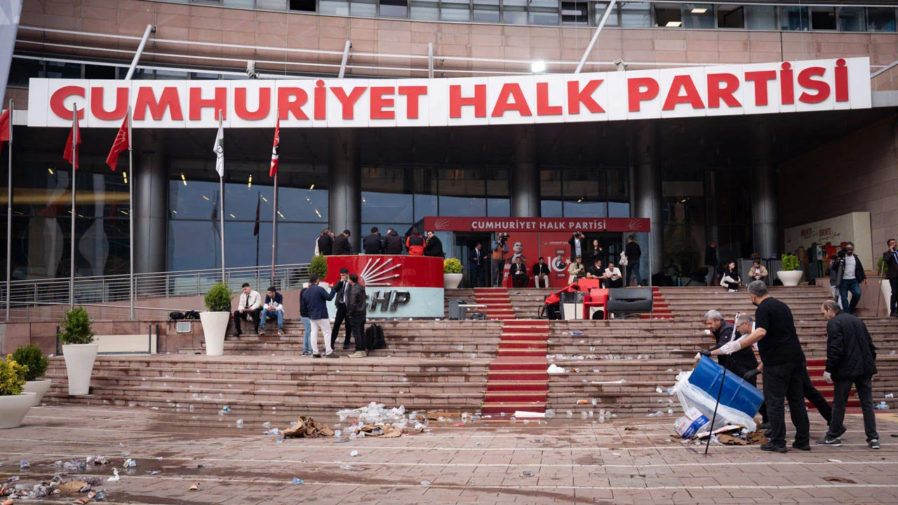 Butlan sözcüsü Sarı açıkladı: 790 bin üye istifa etti, CHP'li 416 belediyeden 122'si kaldı