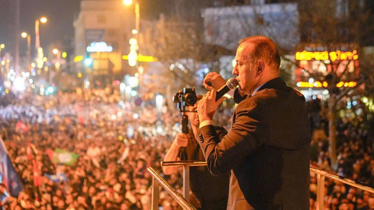 AKP'ye katılacağı iddia edilen Sancaktepe Belediye Başkanı Alper Yeğin'den açıklama