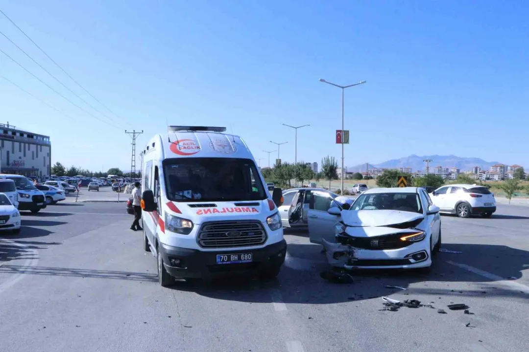 Karaman’da otomobiller çarpıştı: 6 yaralı