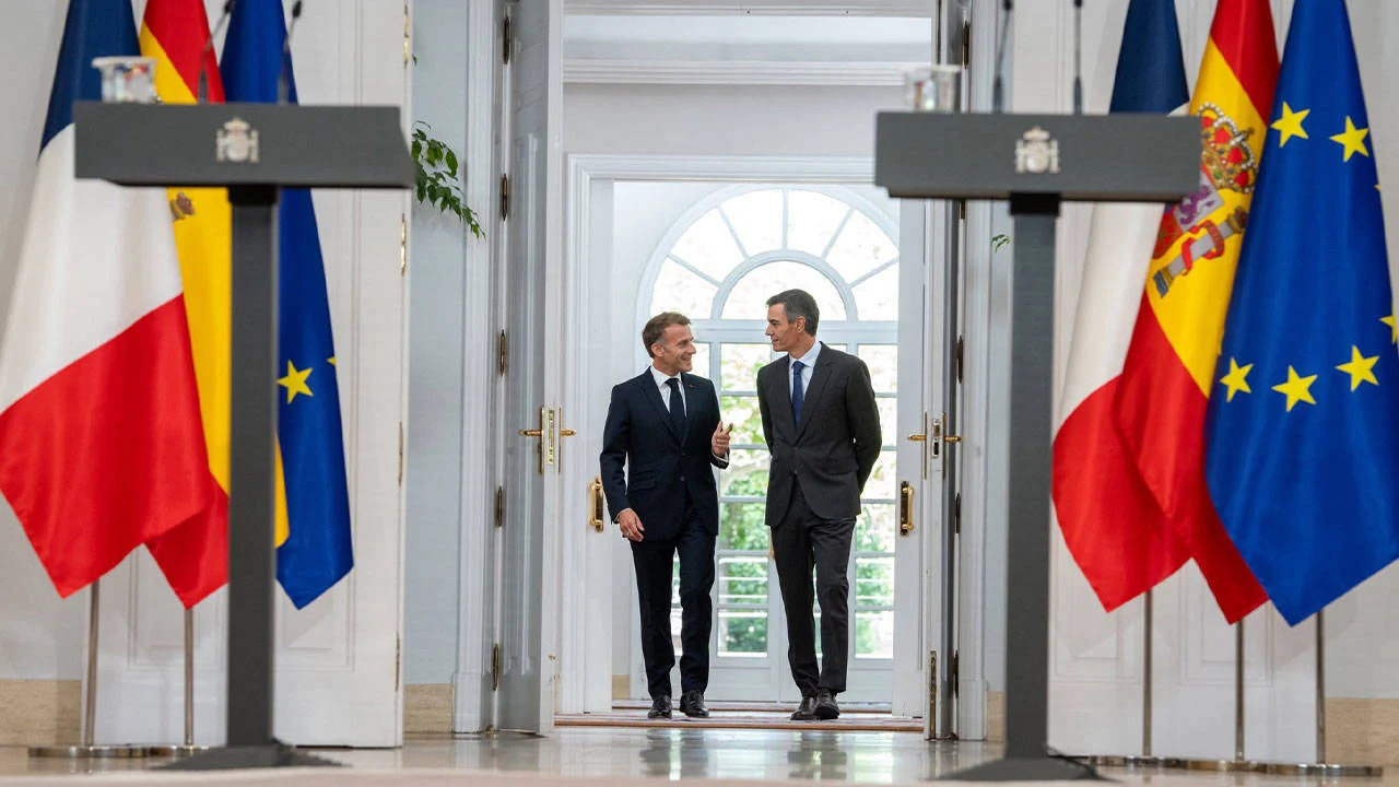 Macron: İngiltere’nin AB’ye dönmesi güzel haber olacak