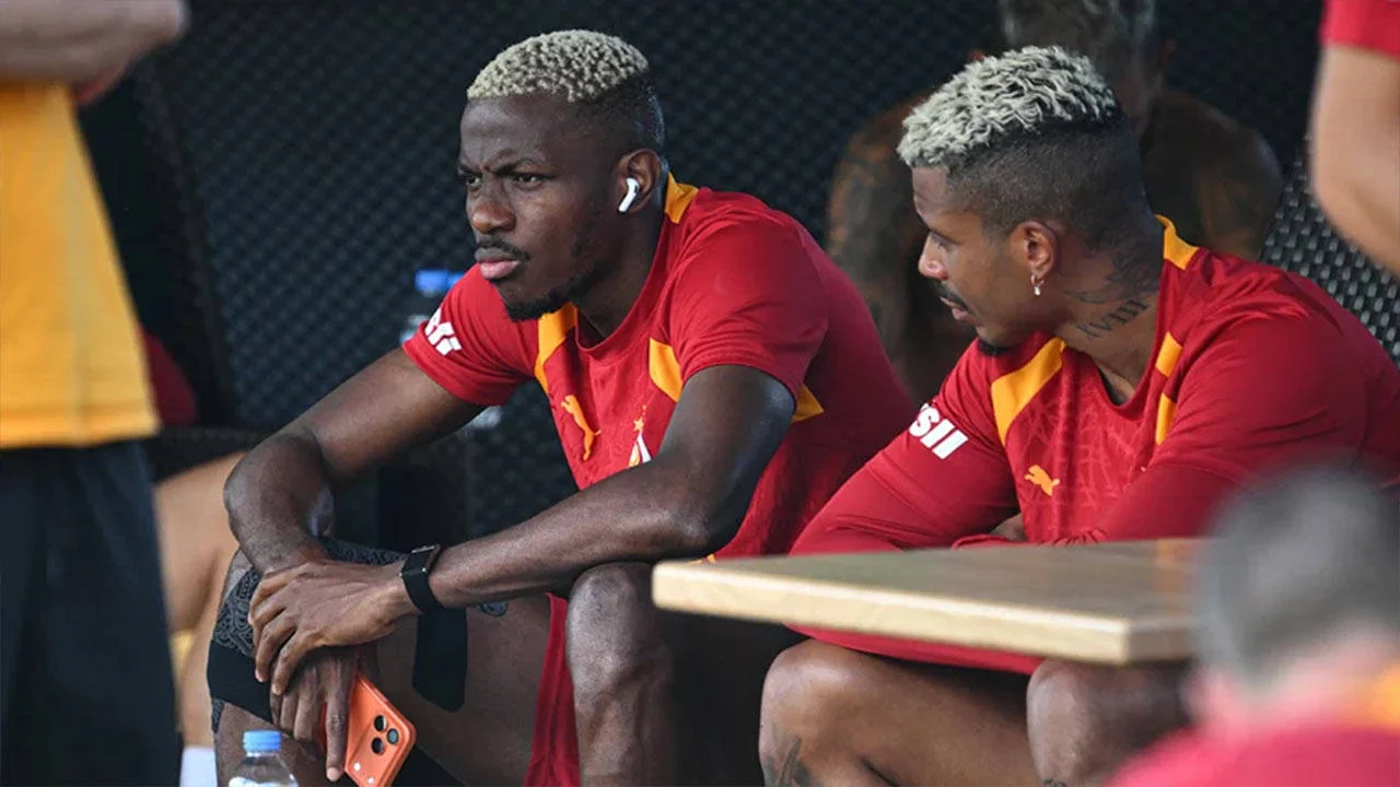 Okan Buruk’tan Victor Osimhen ve Mario Lemina’ya özel izin