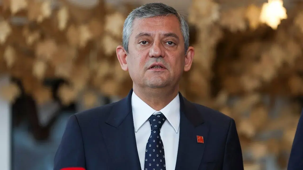 Özgür Özel'den 29 Ekim mesajı: Otoriter bir iktidarın zedelediği Cumhuriyet değerlerini koruyacağız