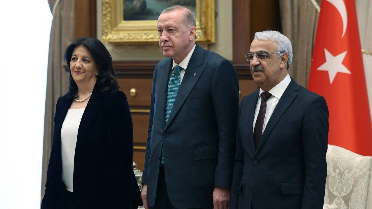 Yasa, Saray ve İmralı dengesi