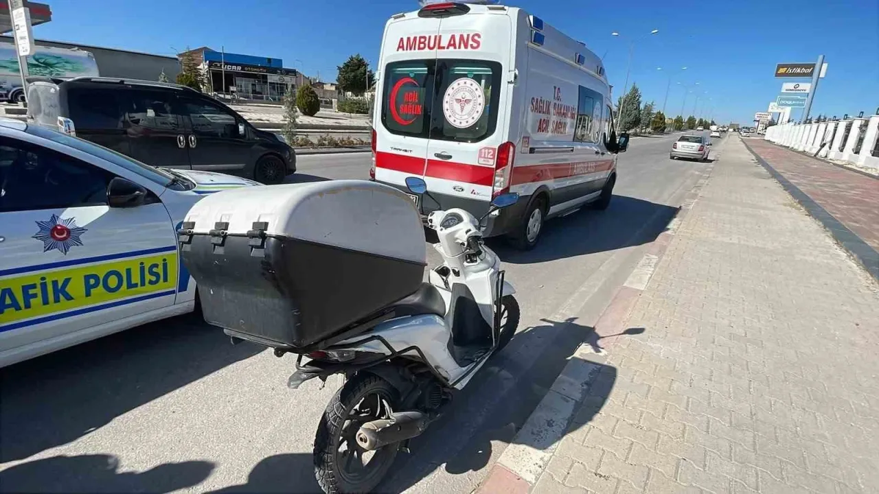 Karaman’da otomobil motokuryeye arkadan çarptı: 1 yaralı