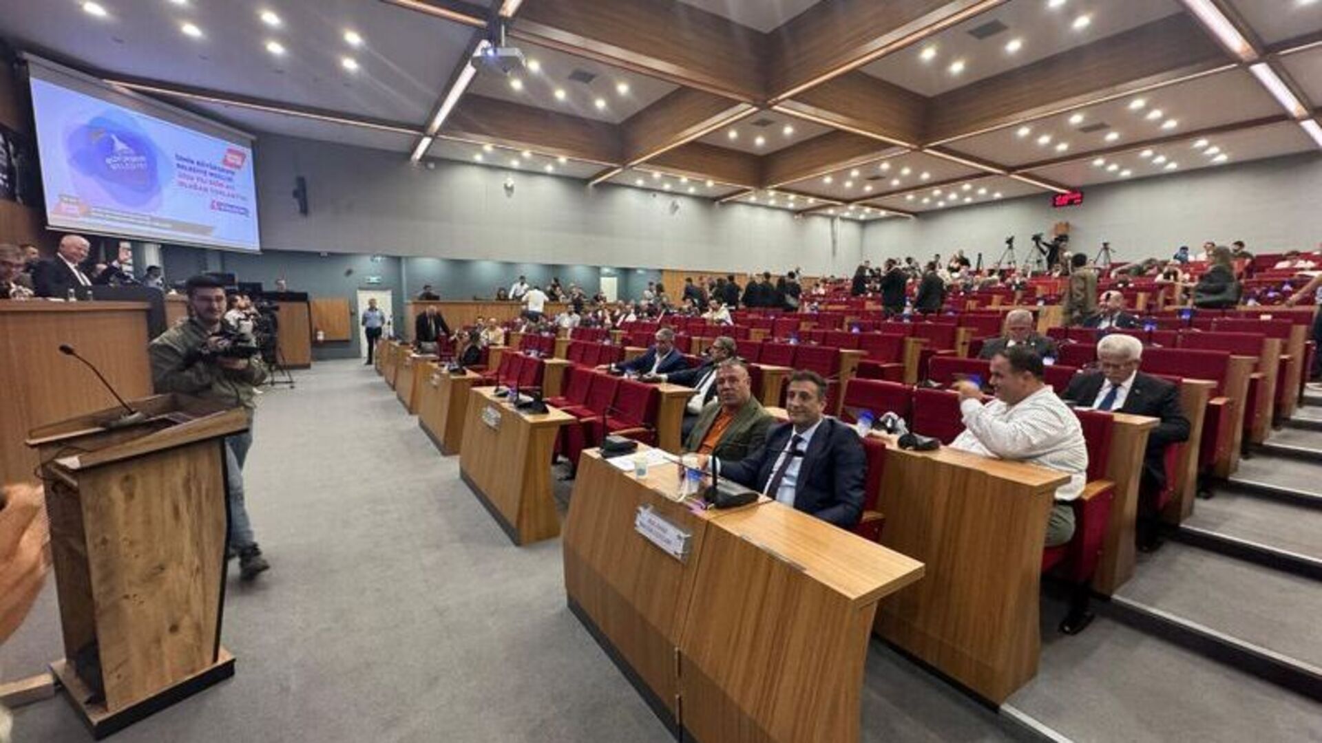 İzmir Meclisi'nde ilk toplantı yapıldı