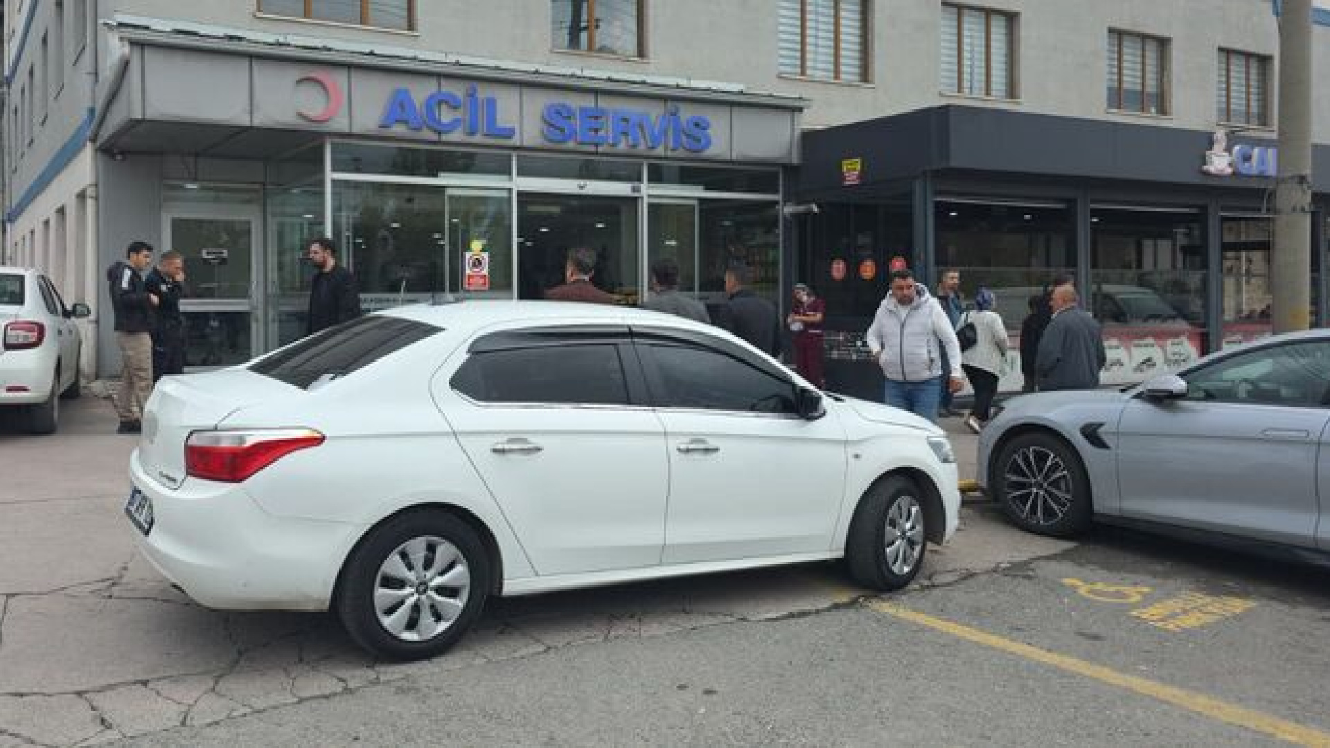 9 yaşında çocuk okulda öldü