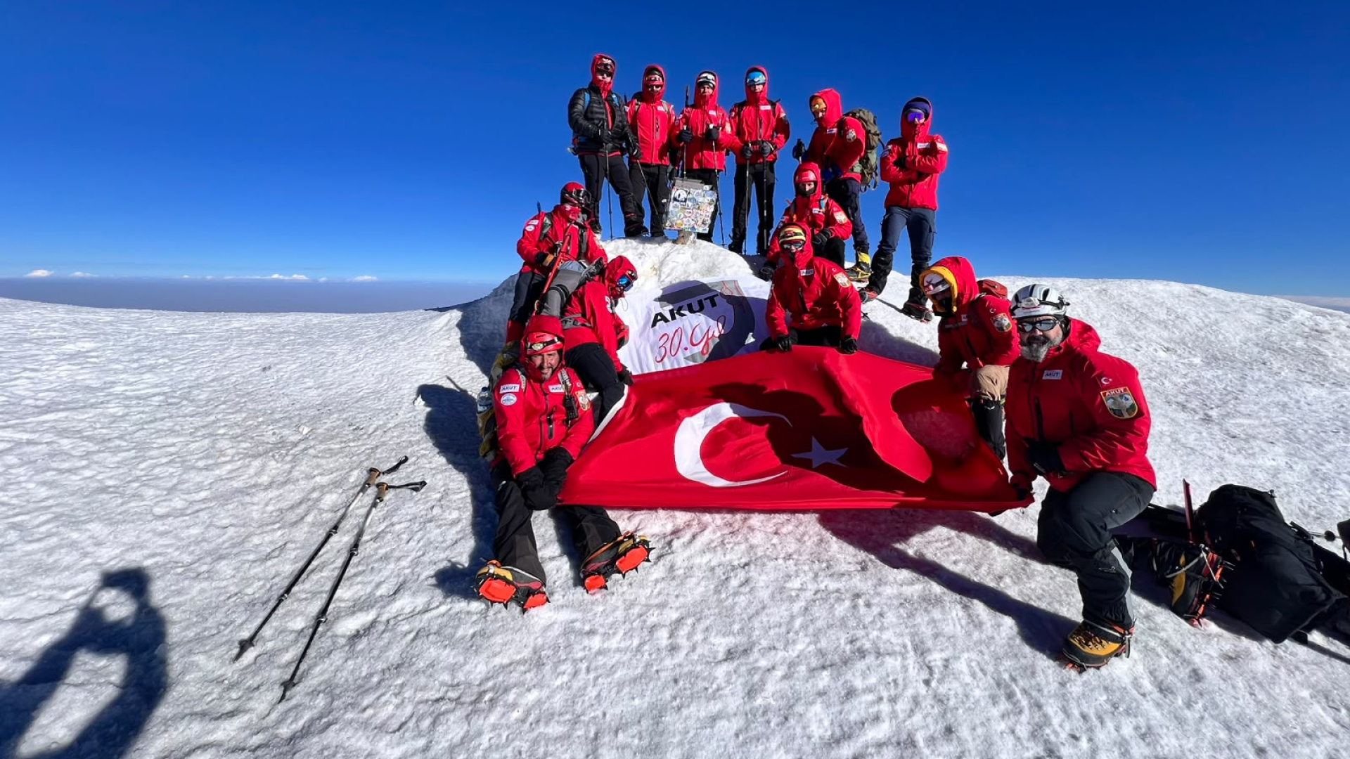 AKUT ekipleri, 30.yılda 30 zirveye tırmandı