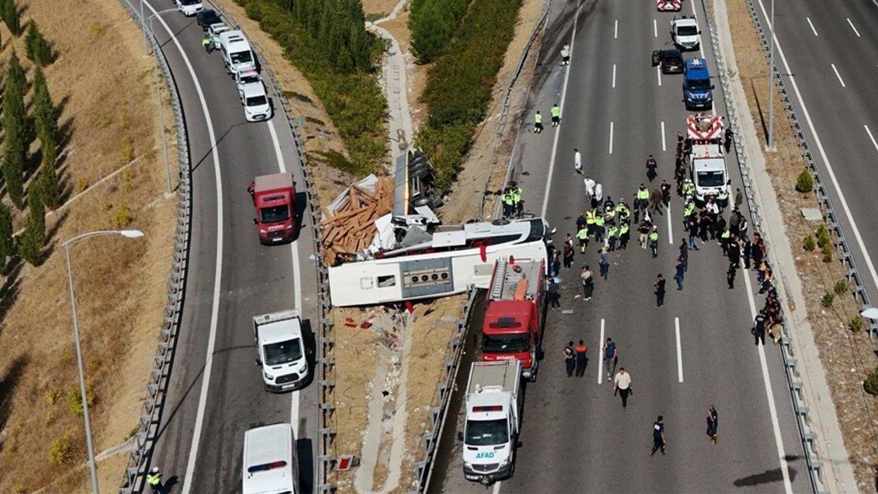 Manisa'da 11 kişinin öldüğü kaza: Gözaltına alınan 3 şoför adliyeye sevk edildi