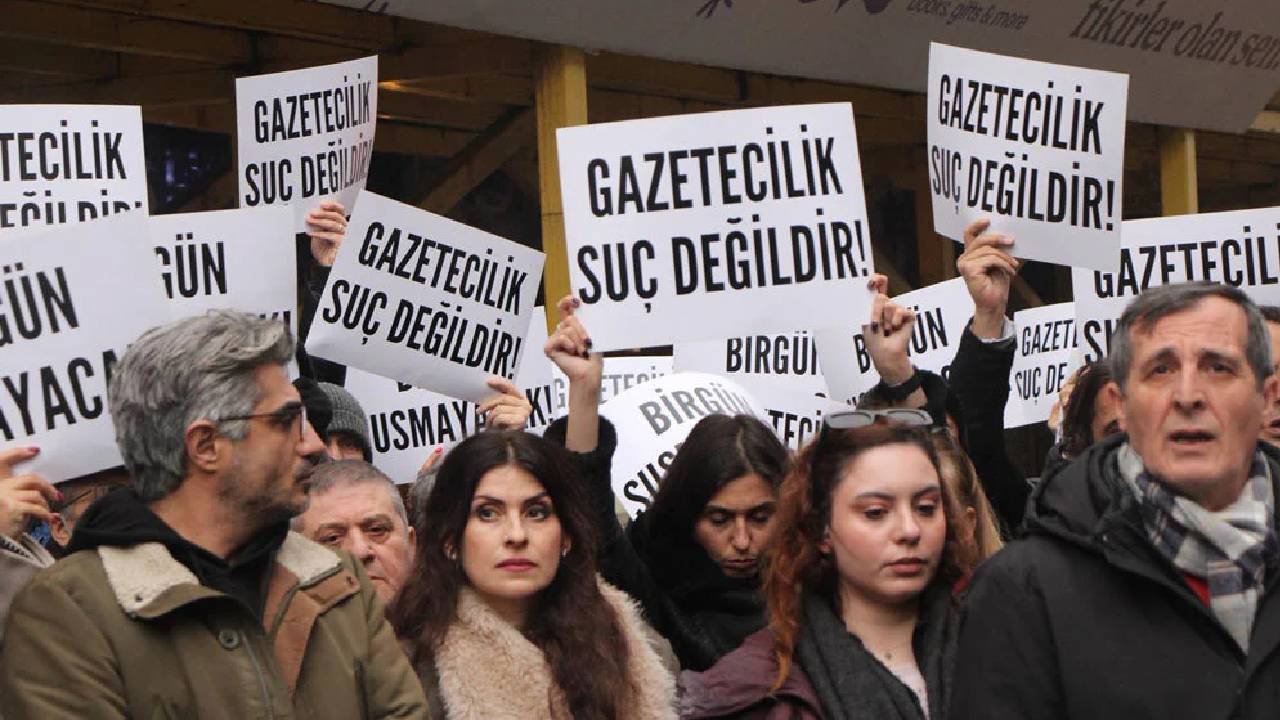 Gazetecilik tutsak ediliyor