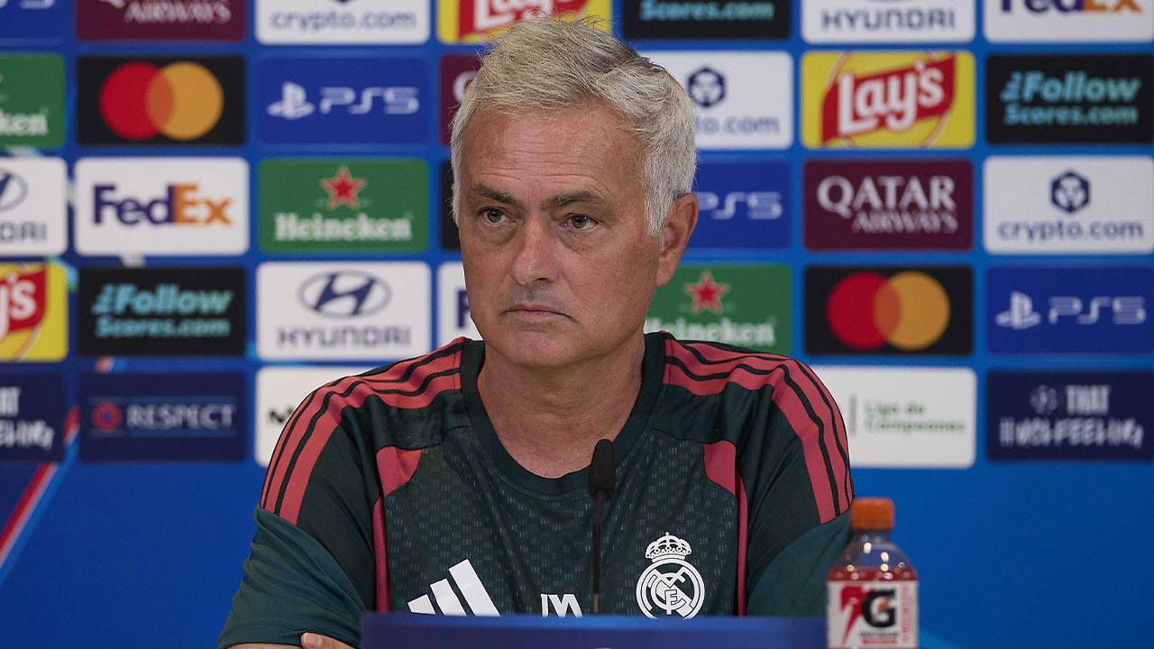 Jose Mourinho, Atletico Madrid yenilgisi sonrası konuştu: "Mağlubiyetimizinden hakem kurulu da mutlu olmalı "