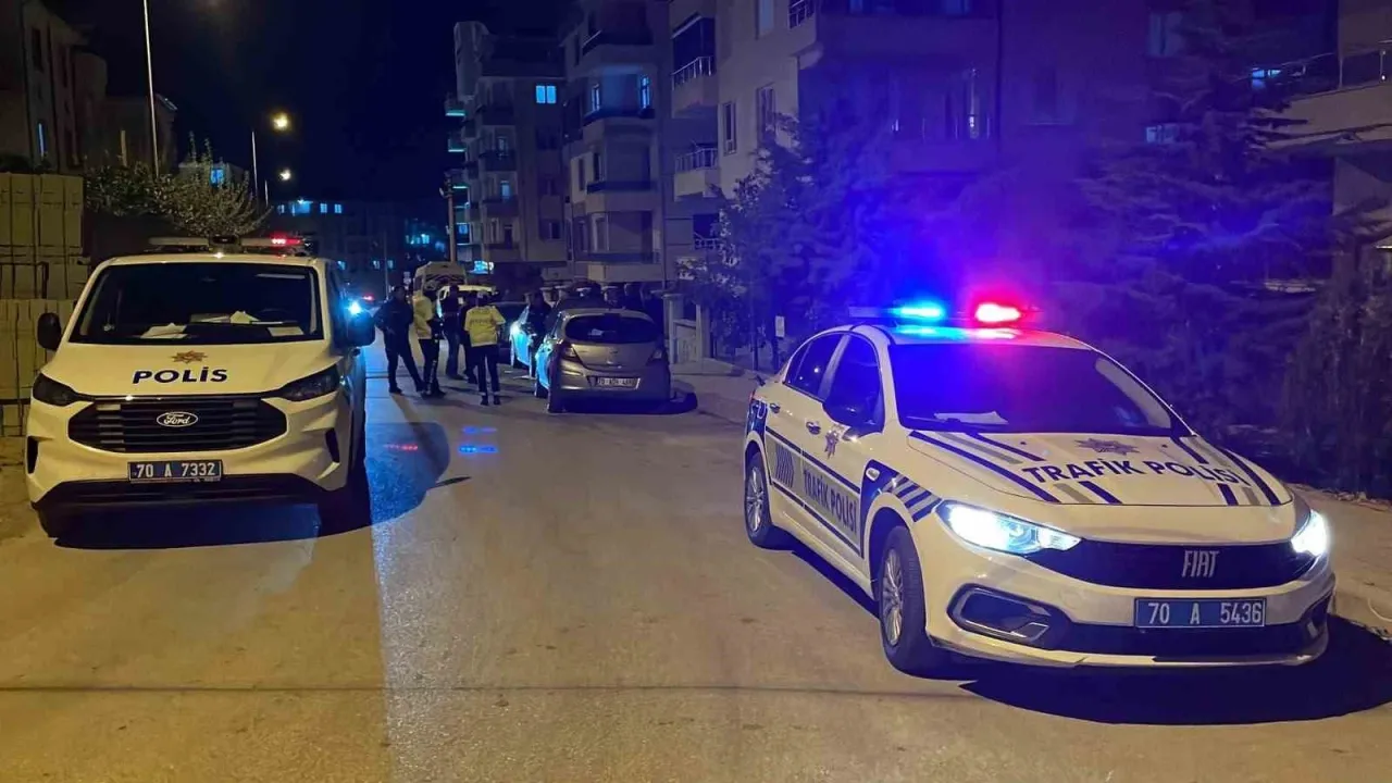 Karaman’da Zincirleme Kaza: Park Halindeki Araçlara Çarptı, 1 Yaralı!