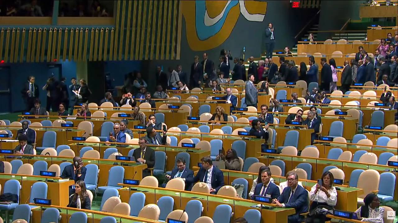 Ülke temsilcileri Birleşmiş Milletler Genel Kurulu'nu terk etti: Netanyahu boş salona seslendi