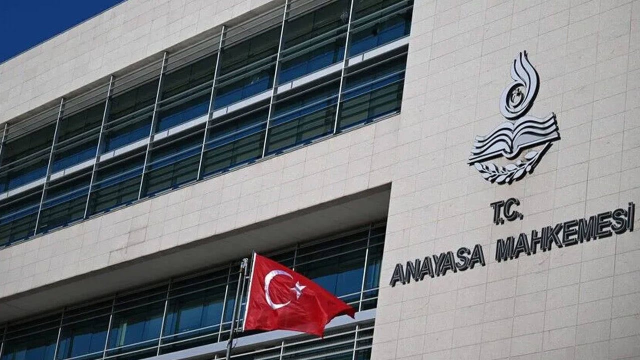 AYM kararları Resmi Gazete’de: 26 siyasi parti hakkında suç duyurusu