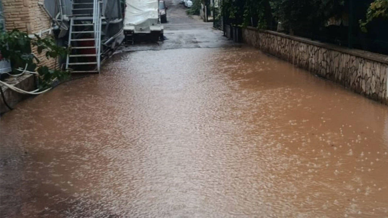 Mersin'de sağanak etkili oldu
