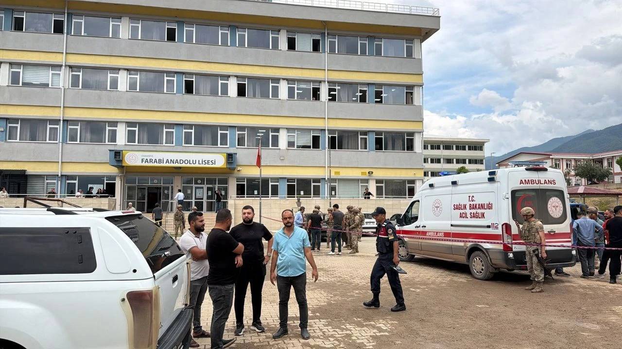 Okulda silahlı saldırı: Öğretmen hayatını kaybetti