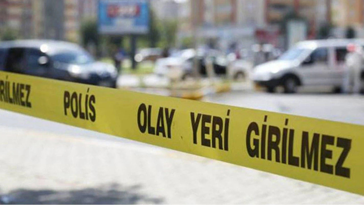 Gaziosmanpaşa'da yük asansörü 4. kattan zemine düştü: Bir işçi yaralandı