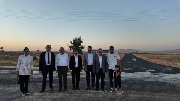 Yolları İnceledi, Köylüyü Dinledi