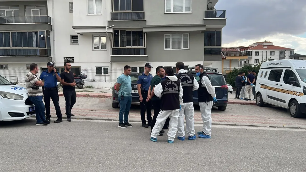 Boşanma aşamasındaki çift, evlerinde ‘siyanür var, girmeyin’ yazılı notla ölü bulundu