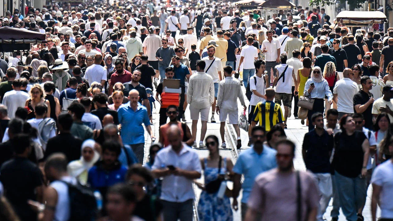 TÜİK, Türkiye'nin yeni nüfusunu açıkladı