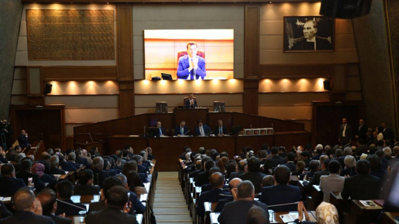 CHP'den istifa eden 242 belediye başkanı YENİ Parti'ye katıldı: İBB Meclisi'nde hazırlıklar başladı
