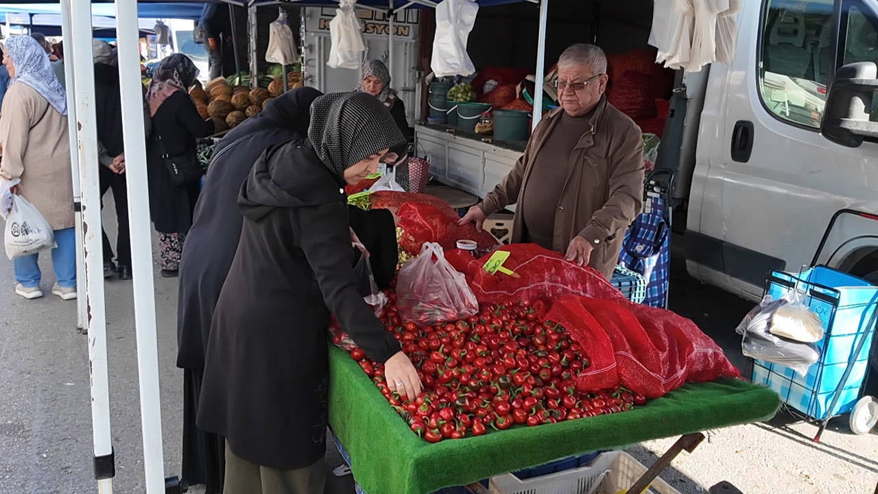 Yurttaş da esnaf da geçim derdinde: ''Zararımızı bıraktık, yaşamaya bakıyoruz''