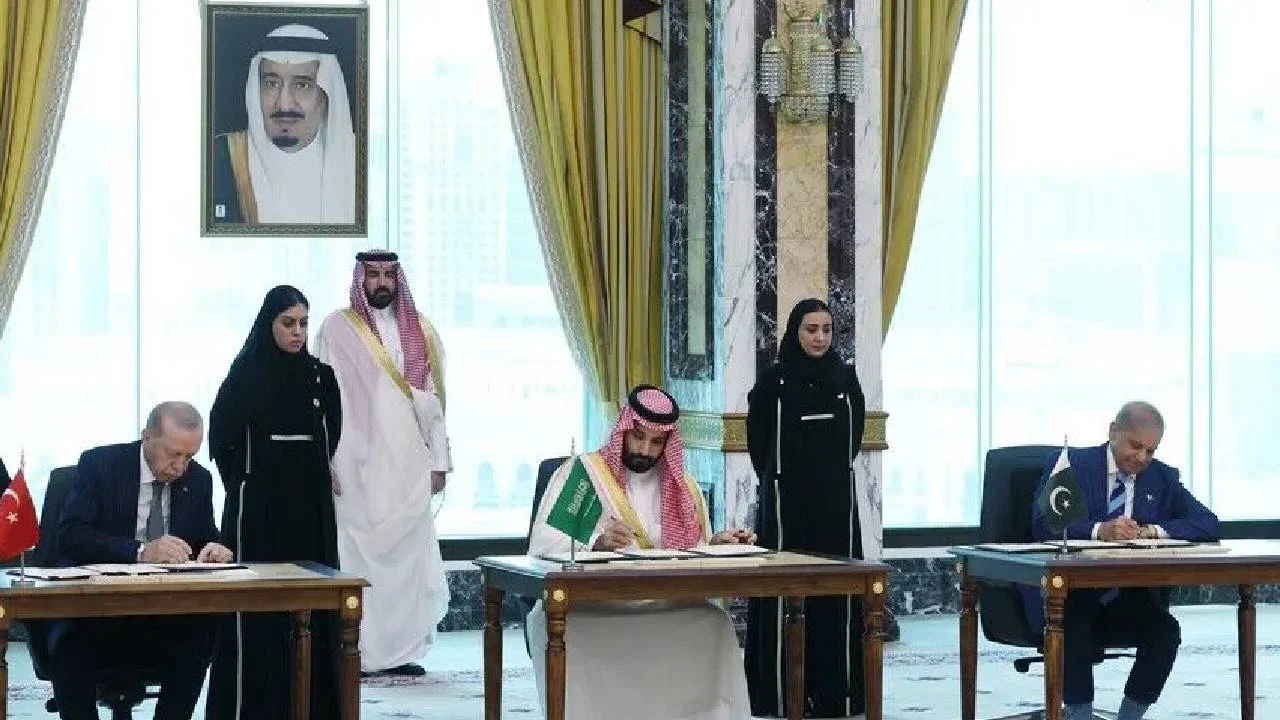 Pakistan'dan Mekke Anlaşması açıklaması: "Suudi Arabistan'a gönderilen askeri güçler ülkenin topraklarını savunmak için kullanılacak"