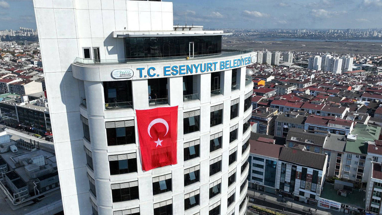 Esenyurt’ta rüşvet iddiaları: Kayyum yönetimine neden müfettiş gönderilmedi?
