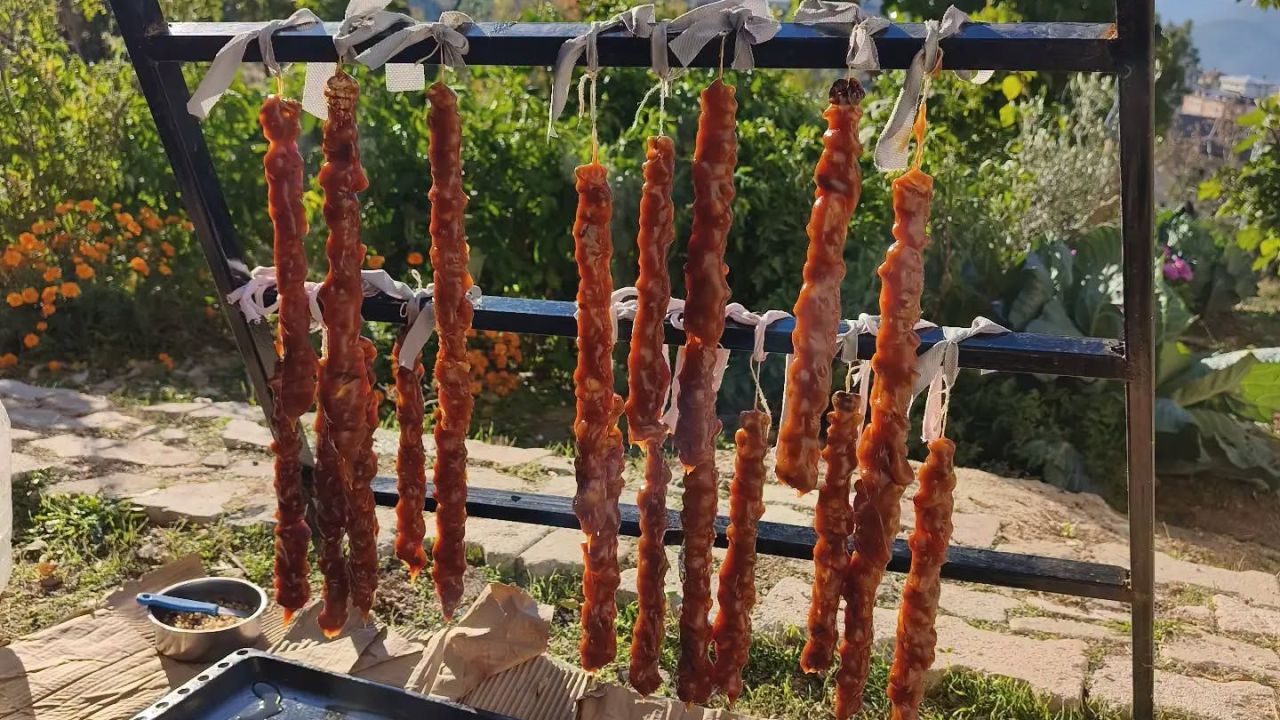 Karaman'ın Asırlık Lezzeti: Ceviz Bandırması Nasıl Yapılır?