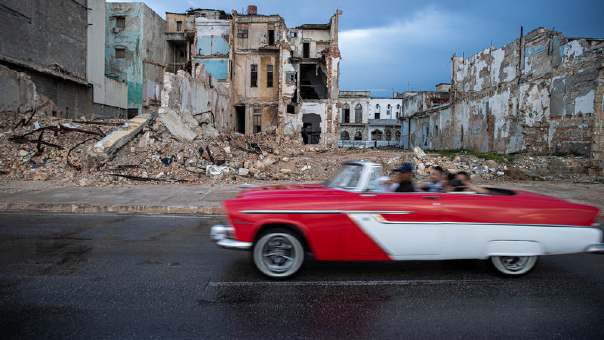 ABD'den Küba'ya yeni yaptırımlar
