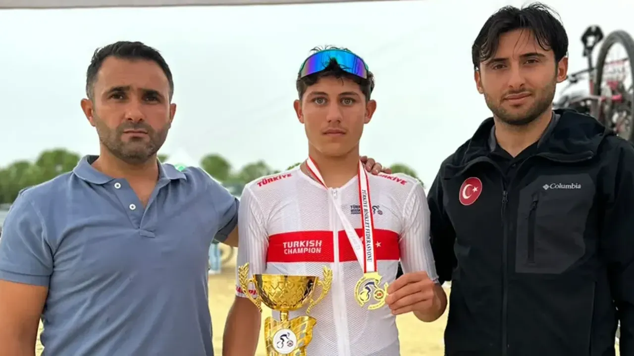 Veli Sarı, U17 Erkekler Dağ Bisikleti Türkiye Şampiyonu Oldu