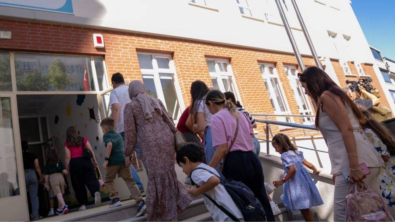 Eğitimde kadrosuzluk krizi uyum haftasını vurdu: 1'inci sınıflar etkilendi